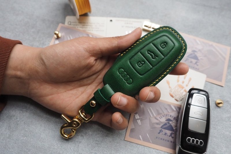 Audi Audi car key cover handmade cowhide custom lettering gift color style can be customized - Keychains - Genuine Leather Multicolor