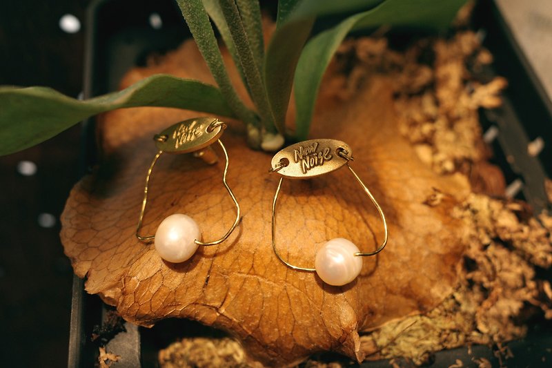 Pearl Earrings in Signal Processing - ต่างหู - โลหะ สีทอง