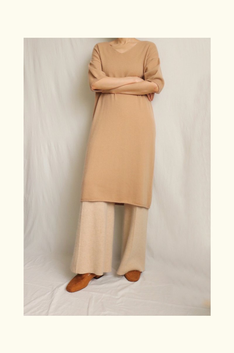 Cashmere cashmere blended cotton, light and skin-friendly large V-neck knitted dress - only the camel curled version is left - One Piece Dresses - Wool 