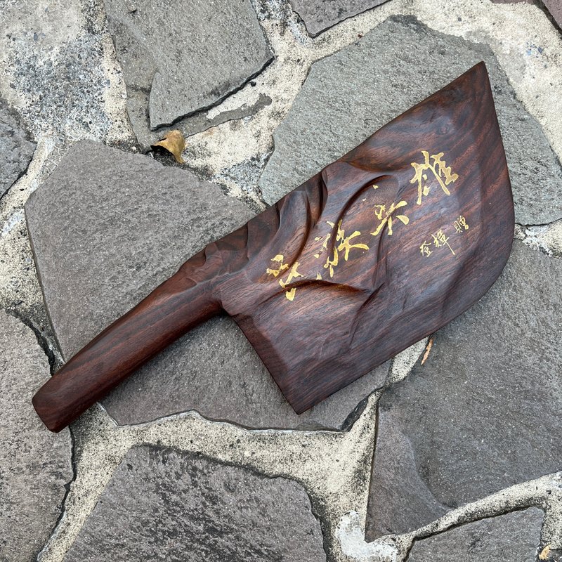 魔剣バトゥオを売って第二の魔剣の文鎮豚殺しナイフに変える - 置物 - 木製 ブラウン