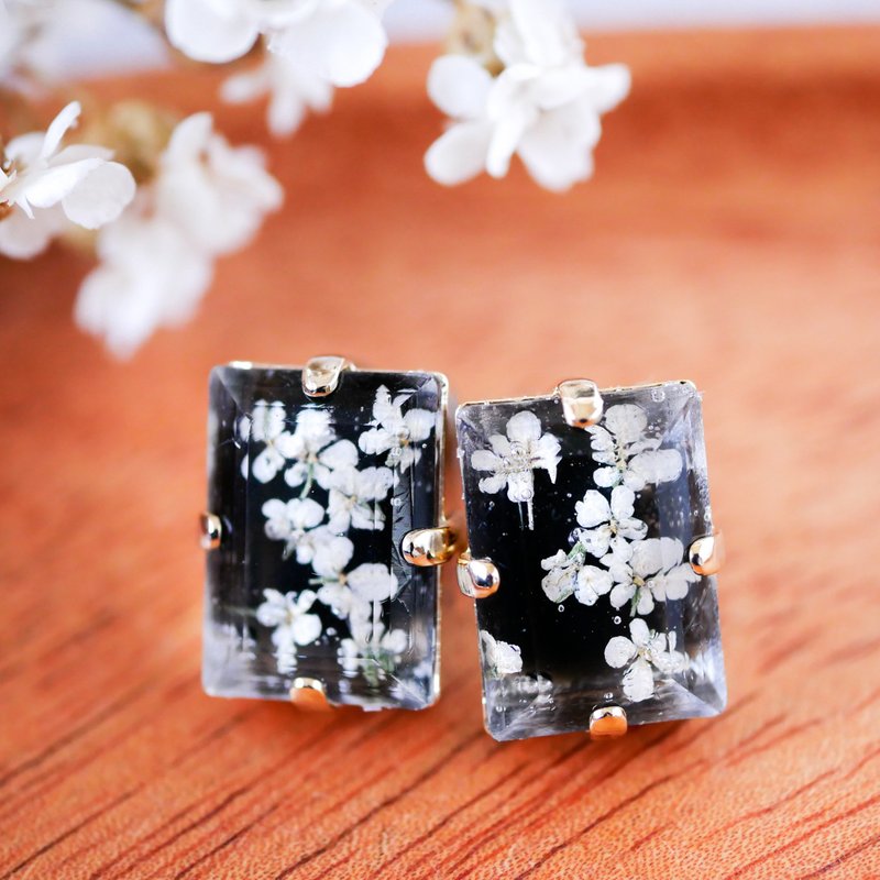 レースフラワーの押し花ピアス/レクタング・長方形シリーズ - 耳環/耳夾/耳骨夾 - 樹脂 黑色