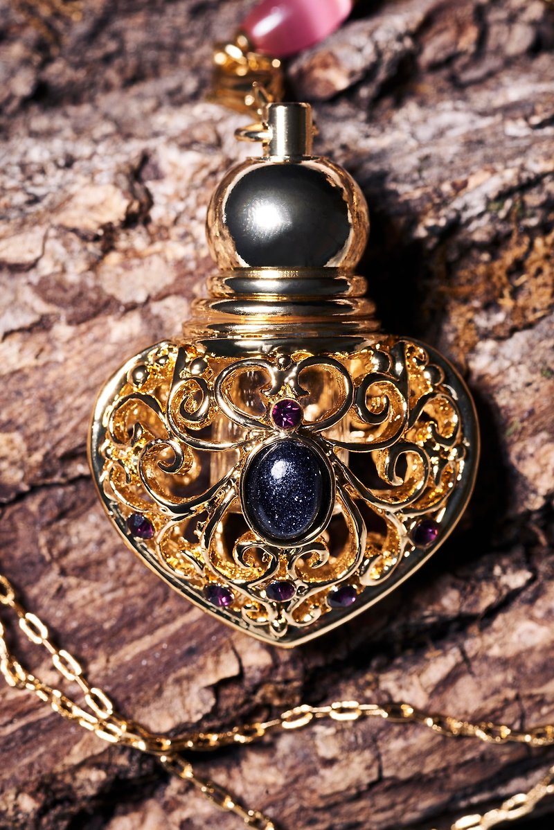 Neve Jewelry Muse Heart Mini Perfume Bottle Necklace (Gold) - สร้อยคอ - โลหะ หลากหลายสี