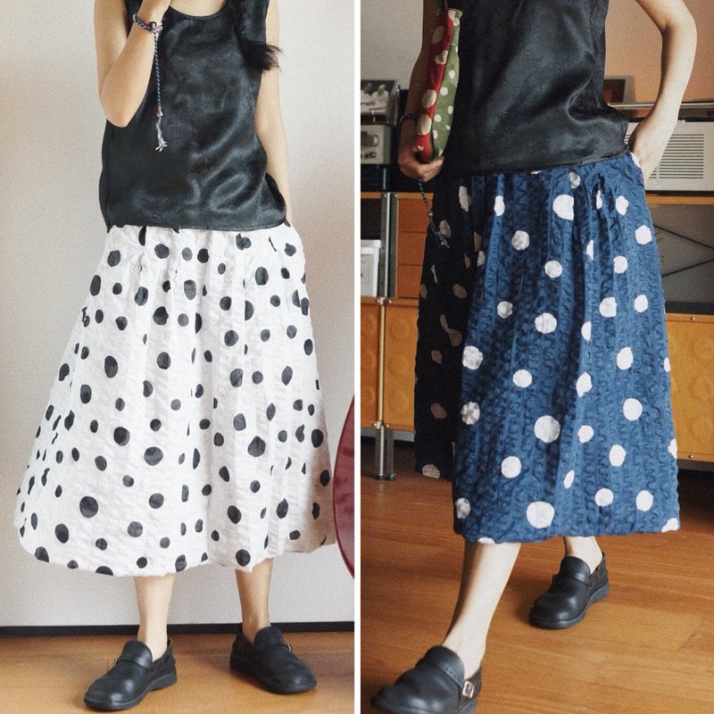 Blue and white double-layered retro style all-match summer skirt polka dot salt-shrink polka dot bubble cotton - กระโปรง - ผ้าฝ้าย/ผ้าลินิน สีน้ำเงิน