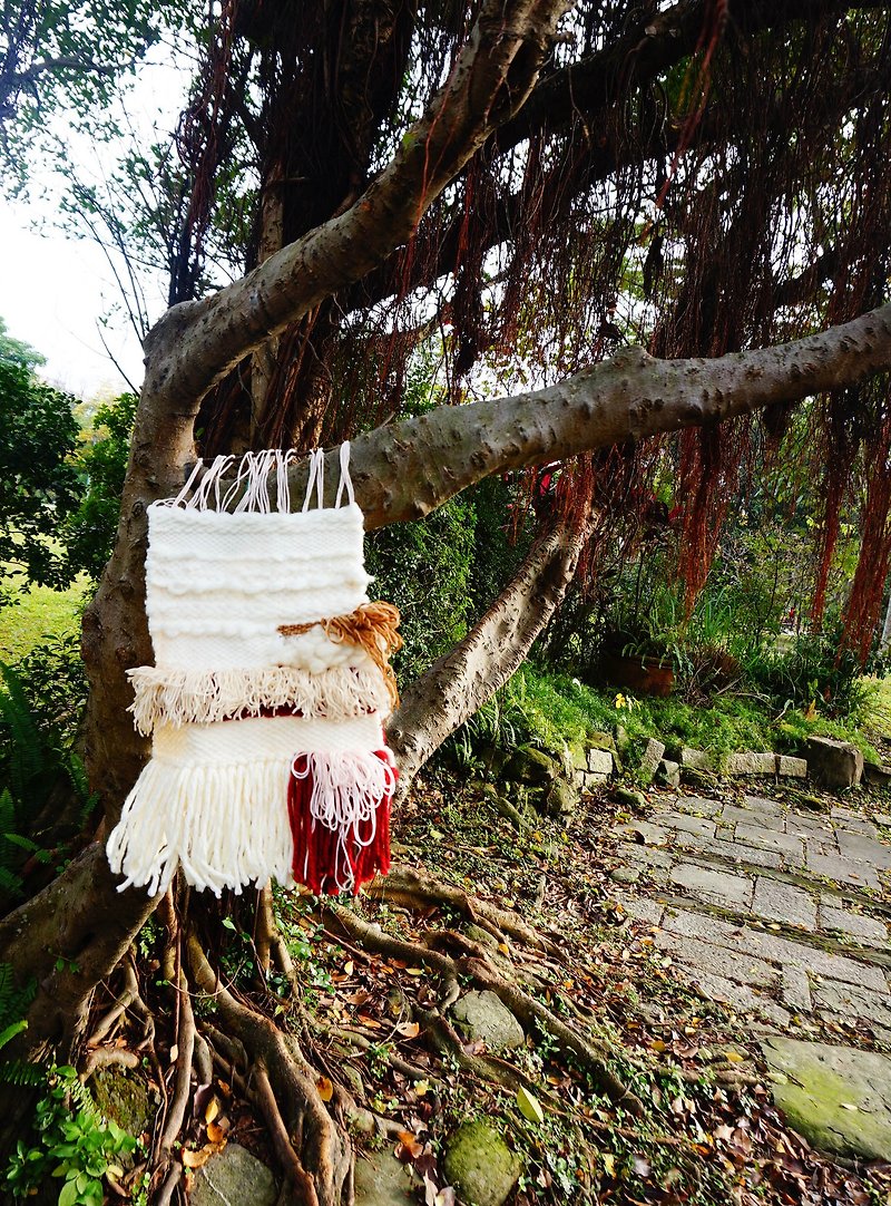 Handmade weaving tapestry - ของวางตกแต่ง - ขนแกะ ขาว