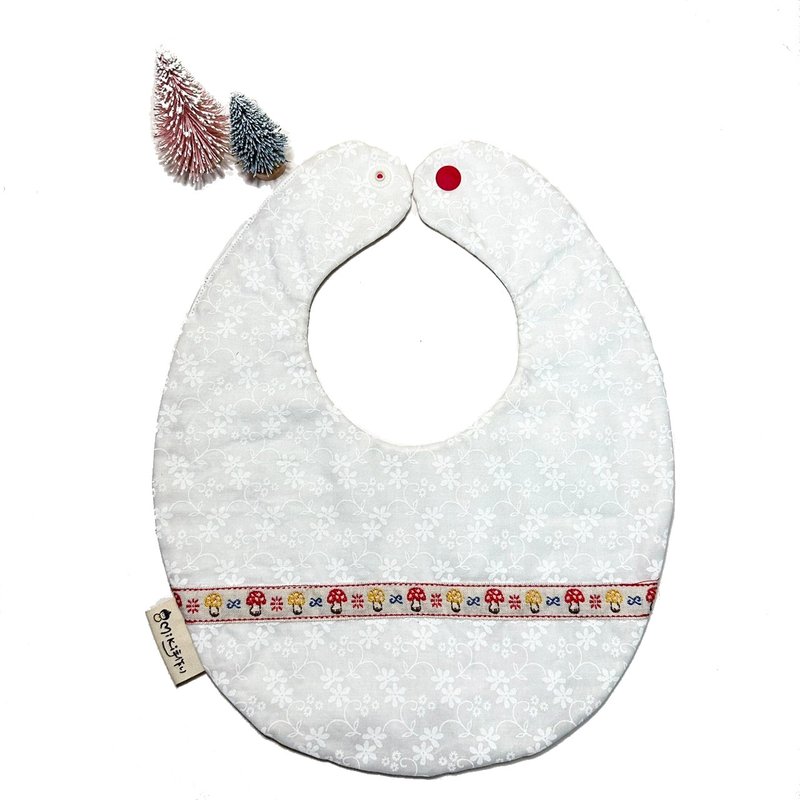 Miki handmade 8-layer yarn floral small floral double-sided saliva towel egg-shaped bib two-layer yarn Japan - Bibs - Cotton & Hemp White