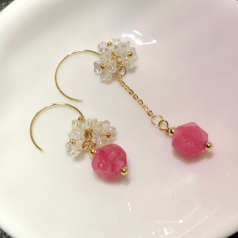 14K Stone Natural Crystal Customized Asymmetric Earrings Love Peach Blossom - Earrings & Clip-ons - Crystal Pink