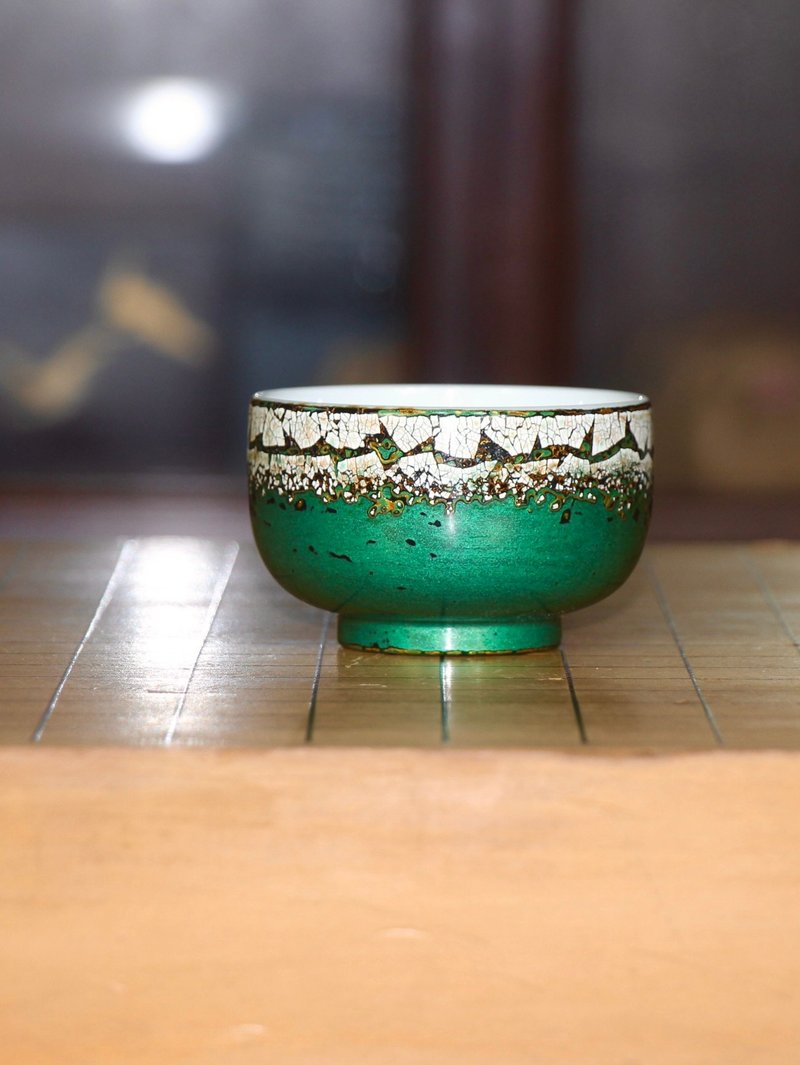 Fine large lacquer cup emerald green gold-spotted rhinoceros skin eggshell inlaid host cup pure handmade tea cup - ถ้วย - วัสดุอีโค สีเขียว