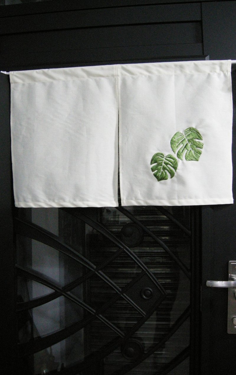 刺繡門簾(薄帆布) __作作 zuo zuo手製家飾類 - 門簾/門牌 - 棉．麻 白色