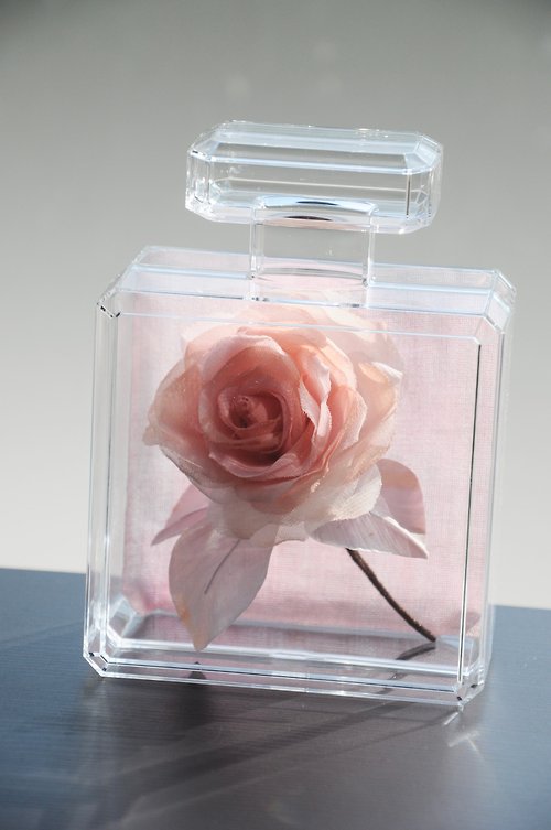花・簇 【染布花工藝】粉紅玫瑰襟針 香水瓶盒 | 擺設 | 客製化 | 情人節