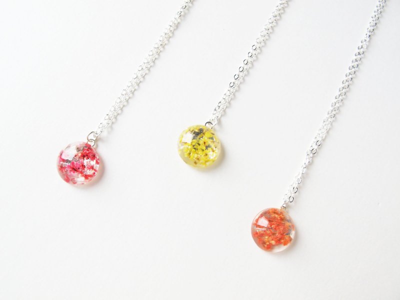 * Rosy Garden * Dried flower petals round resin necklace [Warm color] - Collar Necklaces - Plants & Flowers Multicolor