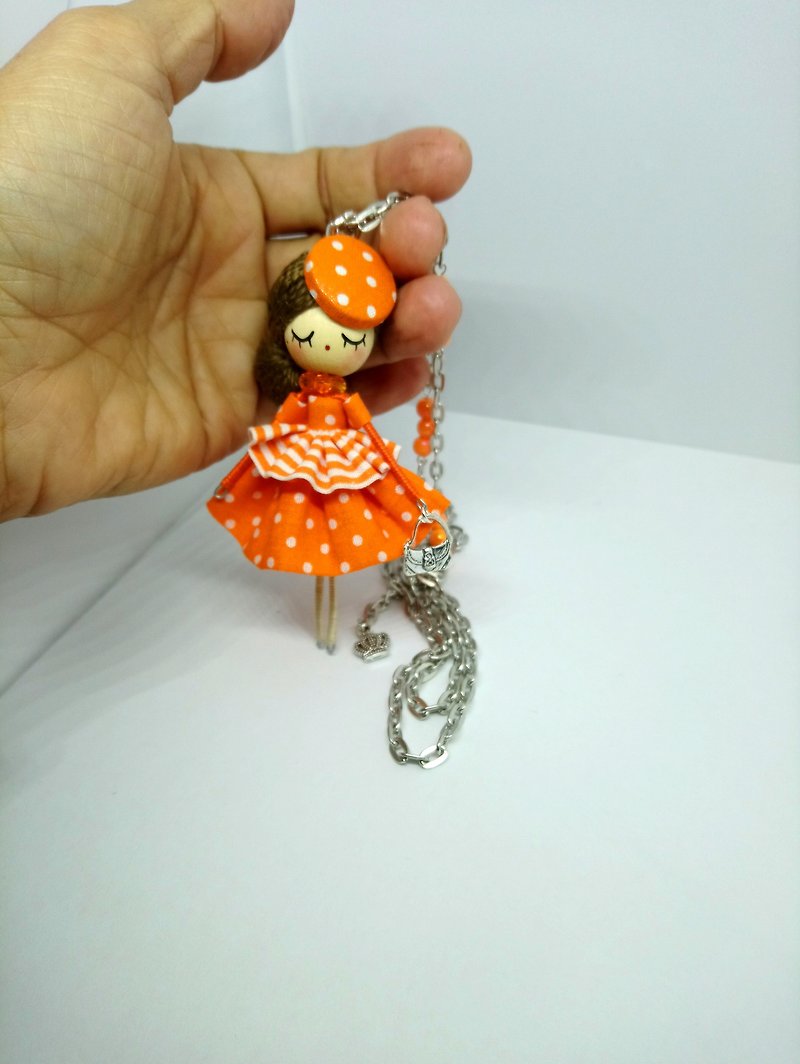 doll necklace - 項鍊 - 木頭 橘色