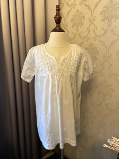 【藏私‧Collection】 歐風小花蕾絲刺繡女童古著上衣