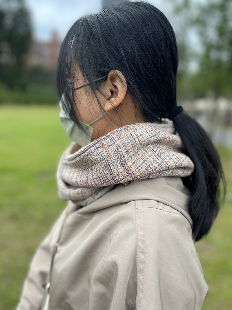 Black & Gray Rectangle pattern Scarf - ผ้าพันคอถัก - ผ้าฝ้าย/ผ้าลินิน สีกากี