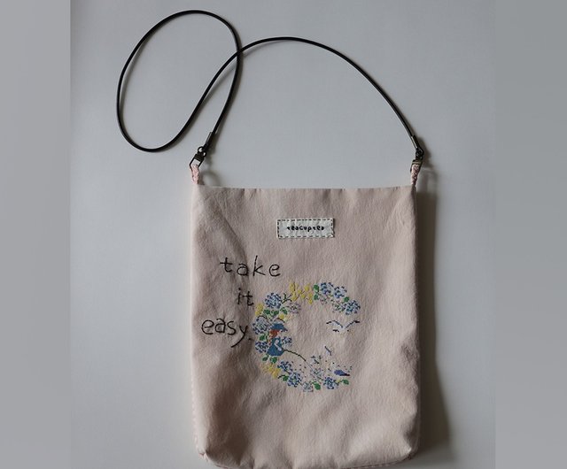 little seeds 刺繍バッグ　ローラさん着用 Gardenシリーズ|Take it easyハンド刺繍バッグ - ショップ tea