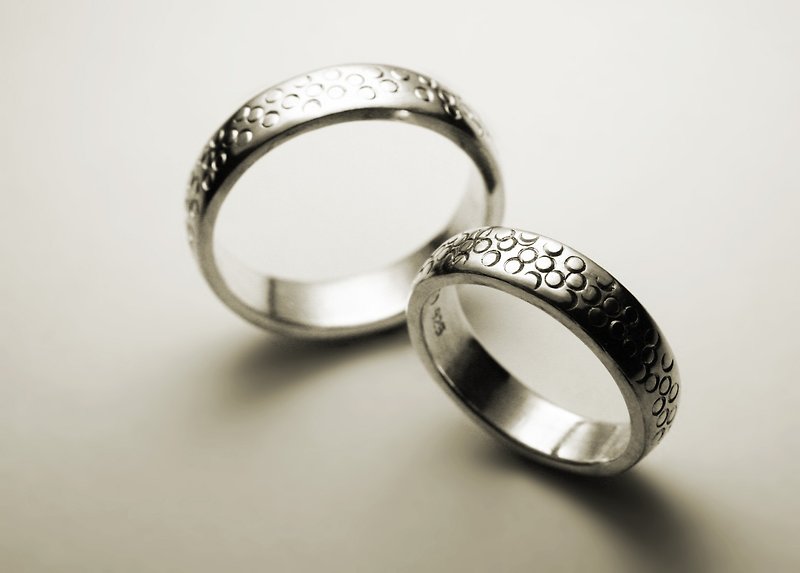 Small round lover ring (wedding ring) - แหวนทั่วไป - โลหะ สีเงิน