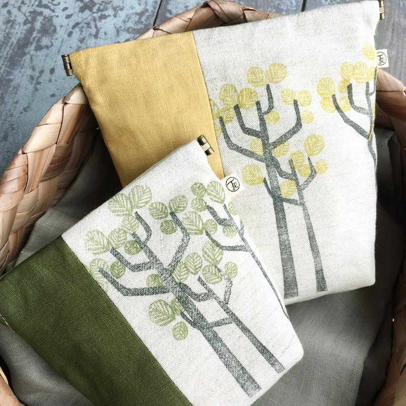 Yellow & Marsh Green Hand-printed and dyed Shrapnel gold storage bag - กระเป๋าเครื่องสำอาง - ผ้าฝ้าย/ผ้าลินิน หลากหลายสี