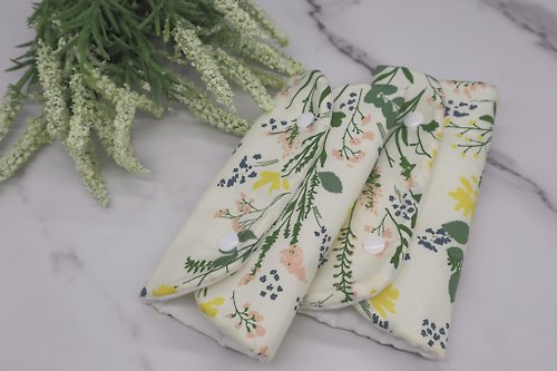 Bibish Yellow flower with leaves pattern baby carrier cover / suckpad