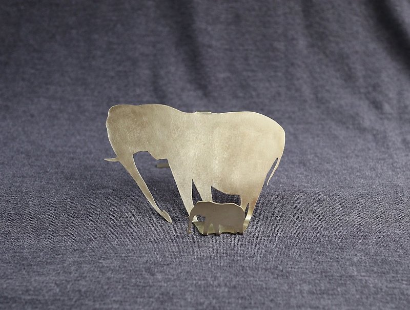 ni.kou Bronze animal shadow business card holder - elephant - Card Stands - Other Metals 