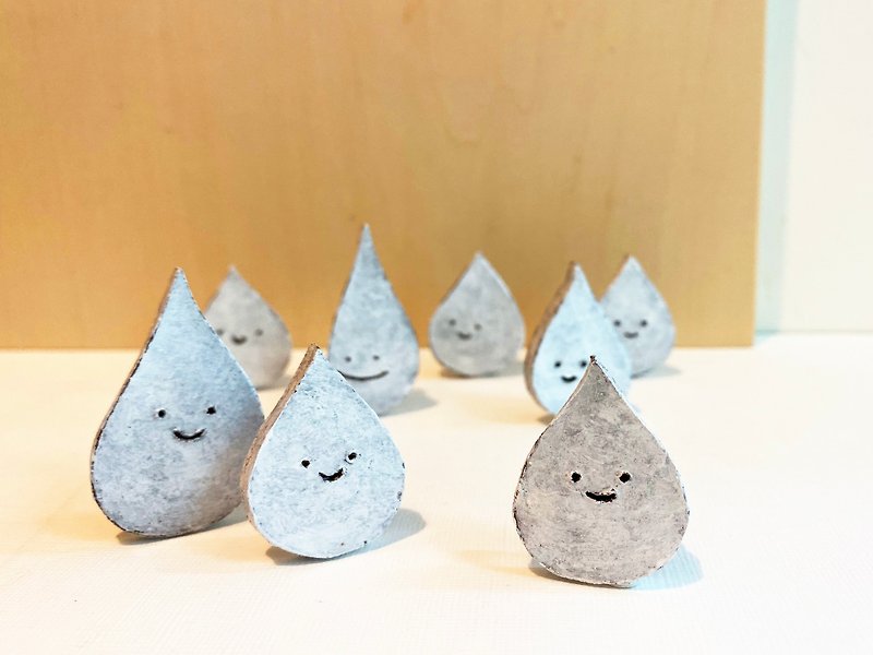 Happy sweat - waterdrop shaped clay brooch - Badges & Pins - Clay White