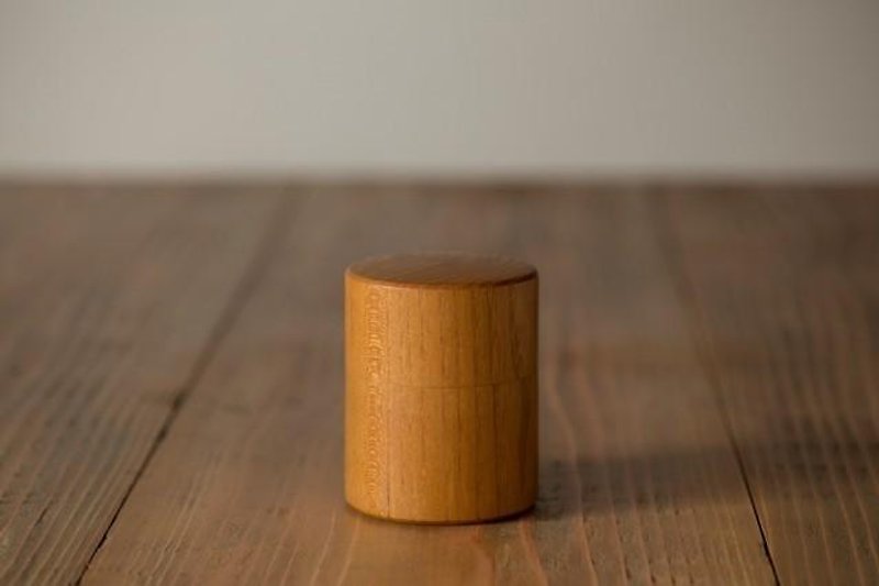 【受注生産品】ろくろ挽きの桑の木の茶筒（小） - 急須・ティーカップ - 木製 ブラウン