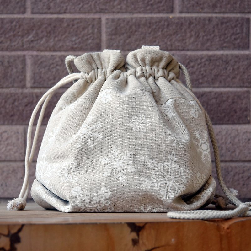 3-in-1 Shoulder/Slant Back/Hand Strap Bucket Bag ~ Snowflake (A47) (off the box) - กระเป๋าแมสเซนเจอร์ - ผ้าฝ้าย/ผ้าลินิน ขาว