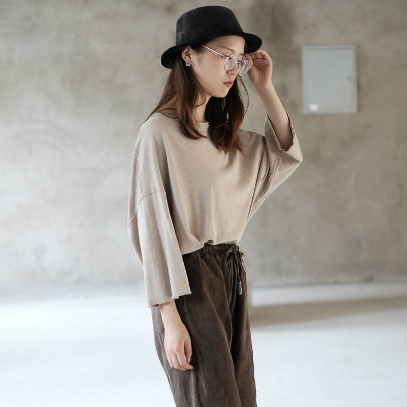 Own warm | brown four-color natural cotton Linen sweater off shoulder loose organic cotton T-shirts for men and women Linen - เสื้อยืดผู้หญิง - ผ้าฝ้าย/ผ้าลินิน สีกากี