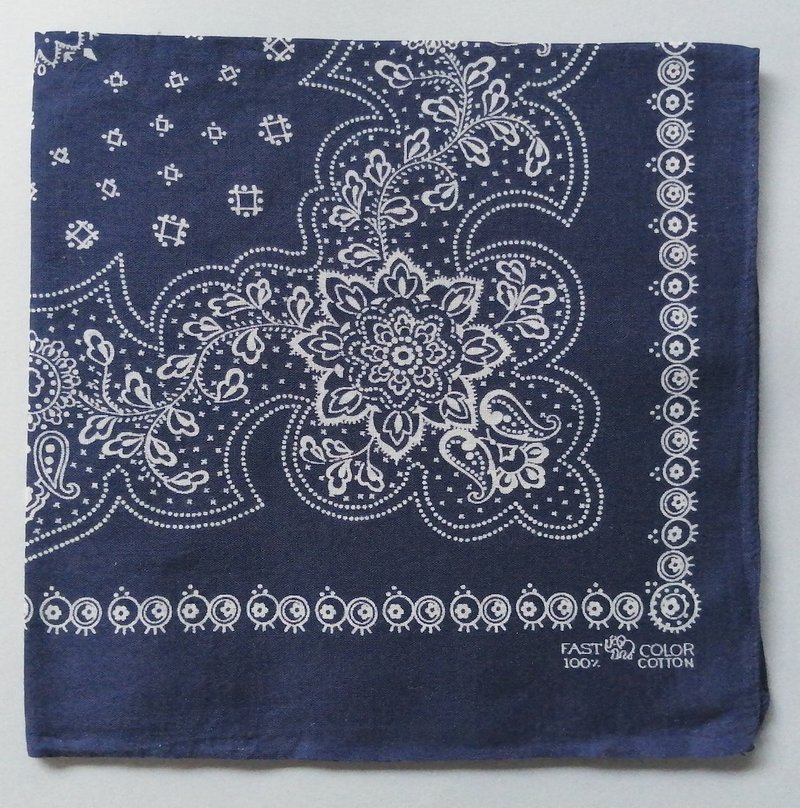 Elephant Trunk Up Paisley Blue Bandana, 19 x 19 inches, Selvage Edge, - ผ้าเช็ดหน้า - ผ้าฝ้าย/ผ้าลินิน สีน้ำเงิน