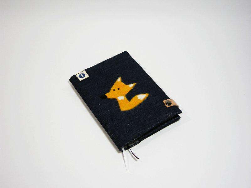 Zuo fox denim dark blue __作作zuo zuo hand-made wool felt notebook leather buckle - สมุดบันทึก/สมุดปฏิทิน - กระดาษ สีน้ำเงิน
