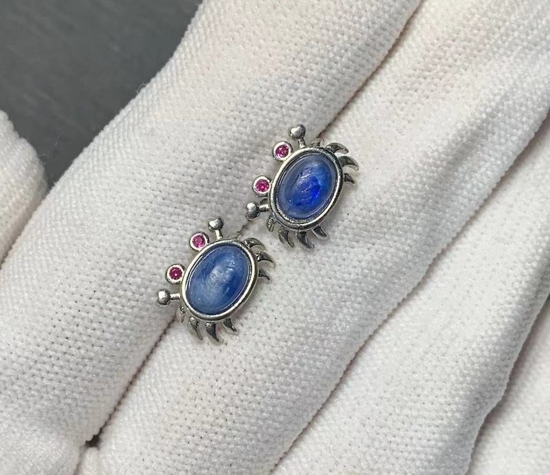Natural Kyanite Stud Earrings, Crab Earrings, 925 Sterling Silver - 耳環/耳夾 - 純銀 藍色