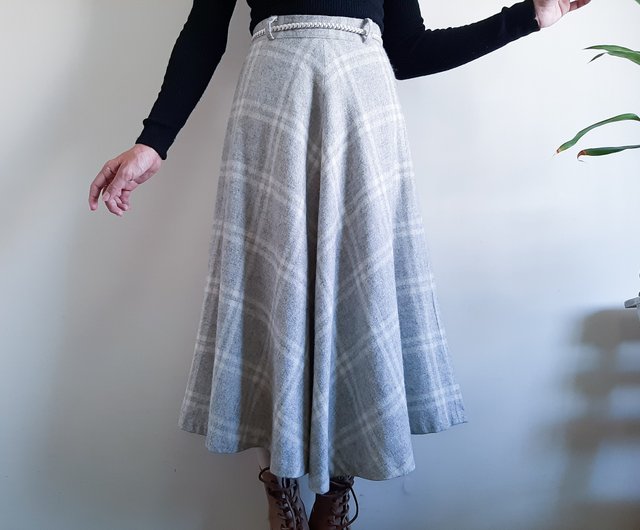 Grey plaid hotsell skirt 70s