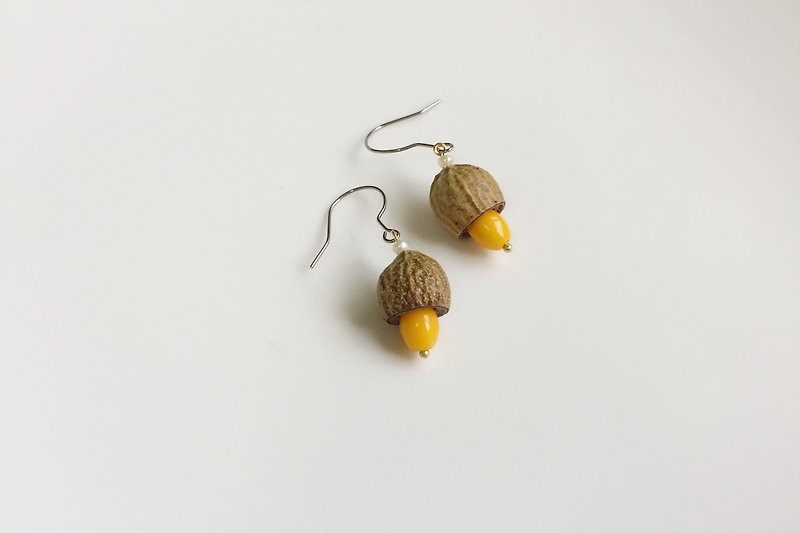 Mango Pine Nuts Everlasting Flower Earrings - Earrings & Clip-ons - Glass Orange