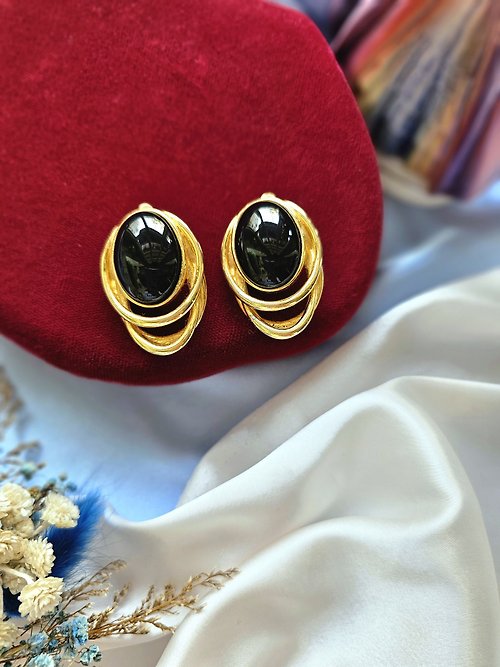 Hale黑爾典藏西洋古董 摩登橢圓黑塑石金圈夾式耳環/vintage美國西洋古董飾品