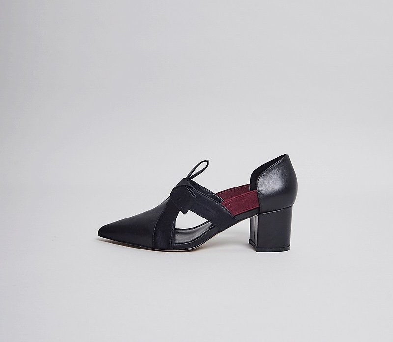 Three-dimensional strap retro heel shoes black red - รองเท้าส้นสูง - หนังแท้ สีดำ