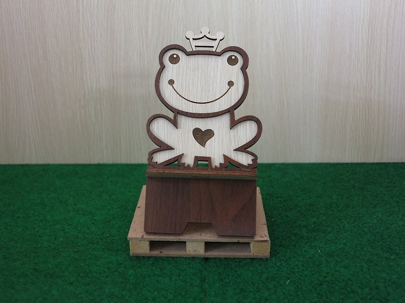 [Teacher’s Day Gift] Wooden Cell Phone Holder──Frog Prince - Items for Display - Wood Brown