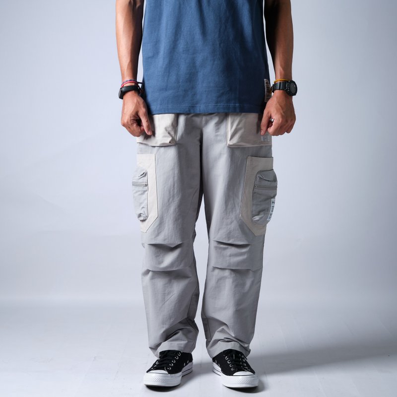 ONE-1111-STUDIO Splicing Work Pants/Multiple Pockets/Straight Fit/Grey - กางเกงขายาว - ผ้าฝ้าย/ผ้าลินิน สีเทา