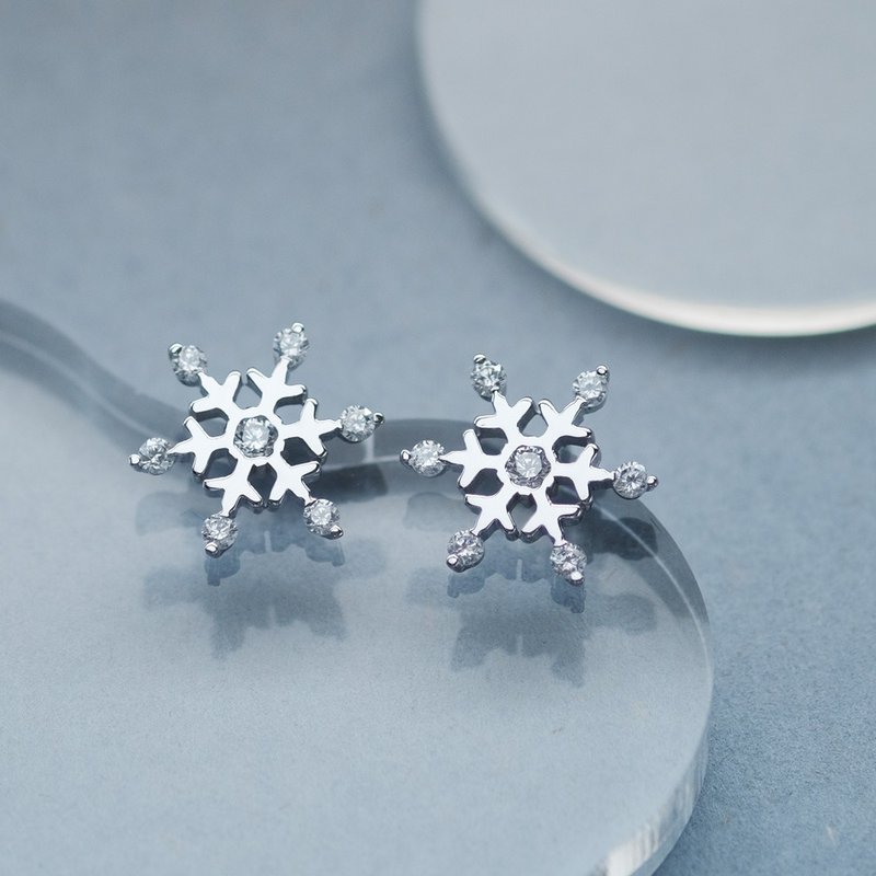 Brilliant 雪の結晶 ピアス シルバー925 - 耳環/耳夾/耳骨夾 - 其他金屬 銀色