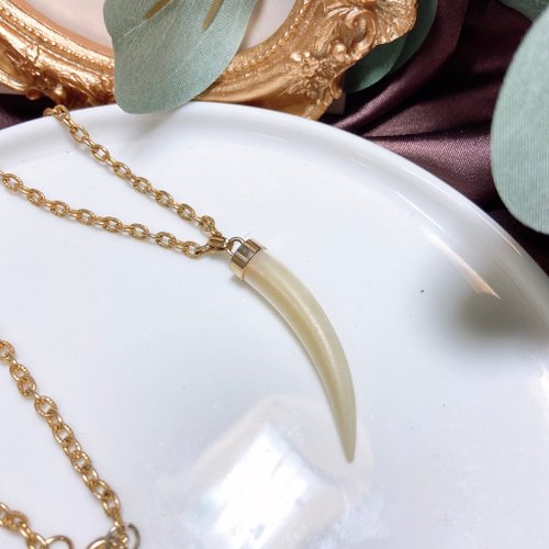 挪亞方舟古董飾品 Vintage Jewelry 【西洋古董飾品】手工天然珍珠母貝 月彎光澤優雅曲面 長項鍊