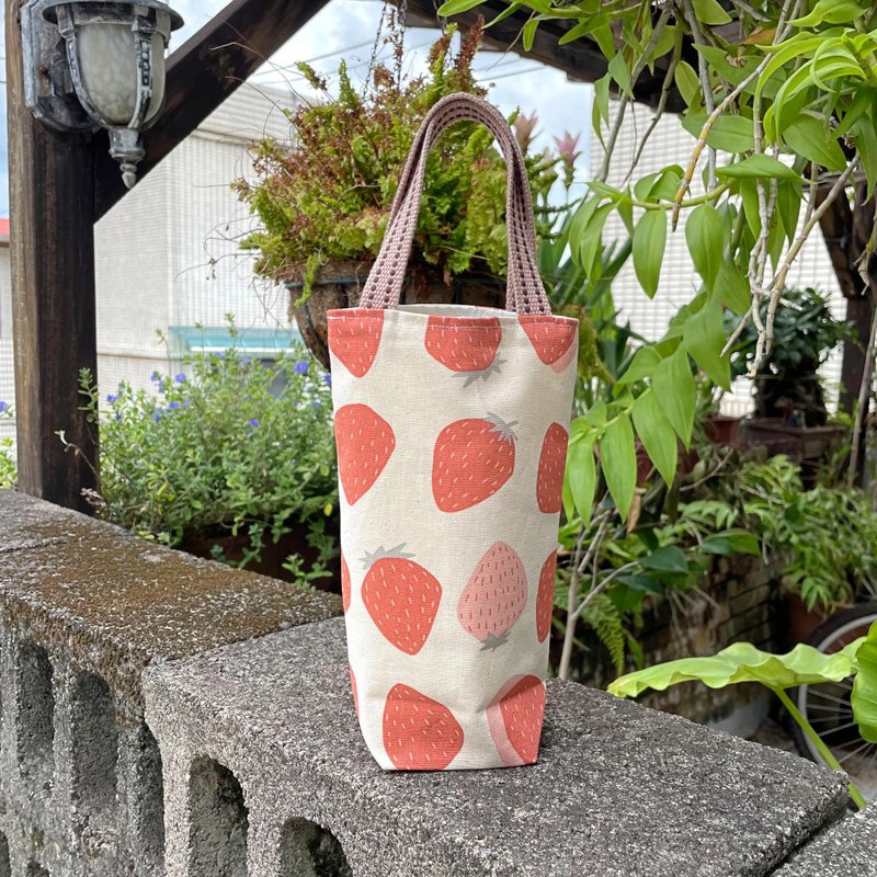 【純手作】可愛草莓水壺/飲料/冰霸杯提袋 傘袋 手提袋 - 飲料提袋/杯套 - 棉．麻 