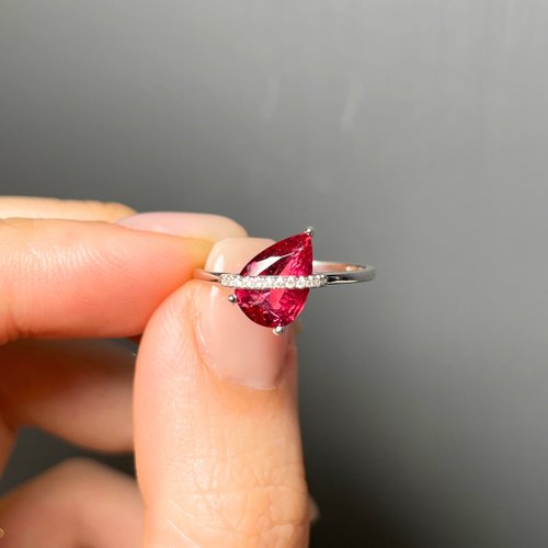 Splitting Colours Jewellery The Traverse - 天然紅碧璽(1.35ct) 18k白金鑽戒