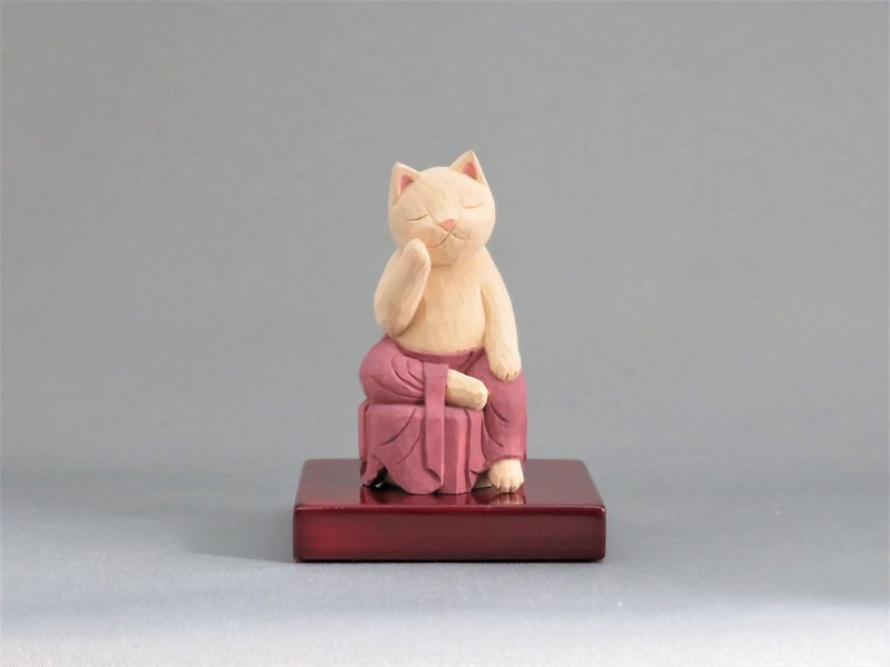 木彫り　裳を着けた弥勒猫　猫仏1929 - 人形・フィギュア - 木製 レッド