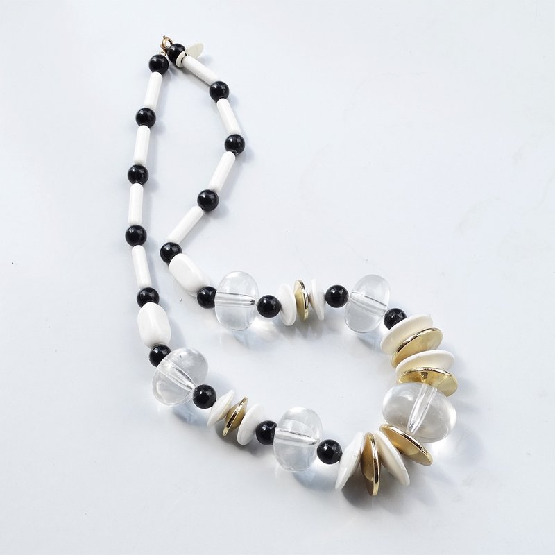 80s Vintage W Germany monotone × gold color design necklace - 項鍊 - 塑膠 白色
