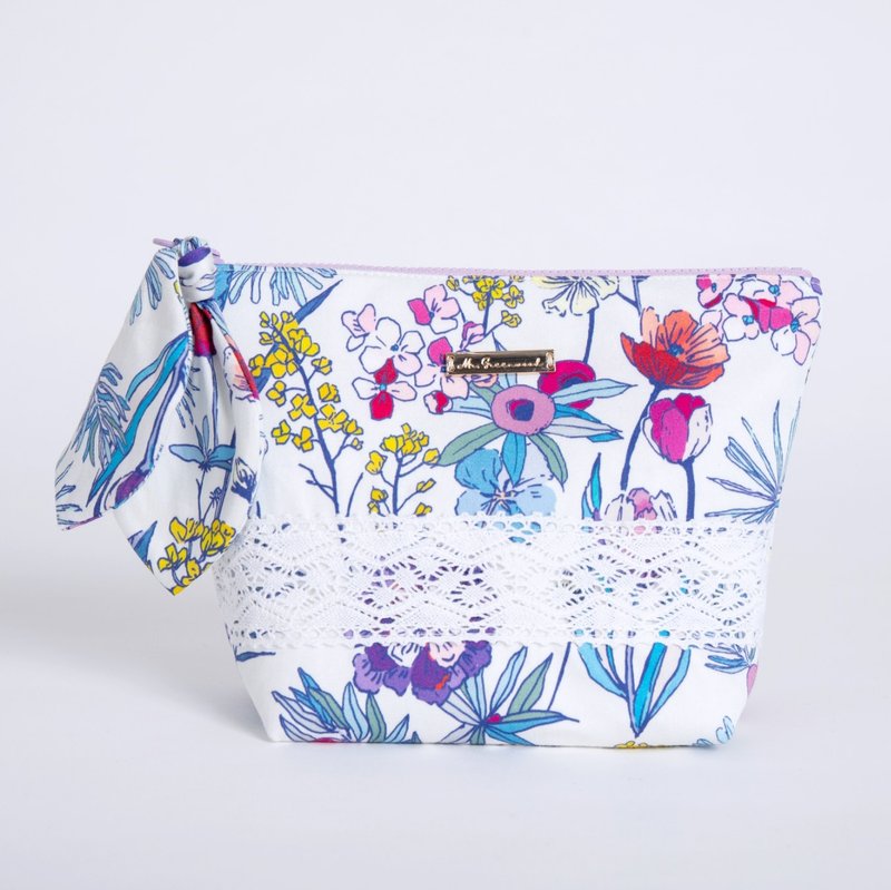 【Urban Print-Chiba, Japan】Jiu Jiu Lace Handmade Cosmetic Bag Freshwater Modal Cotton - Toiletry Bags & Pouches - Cotton & Hemp White