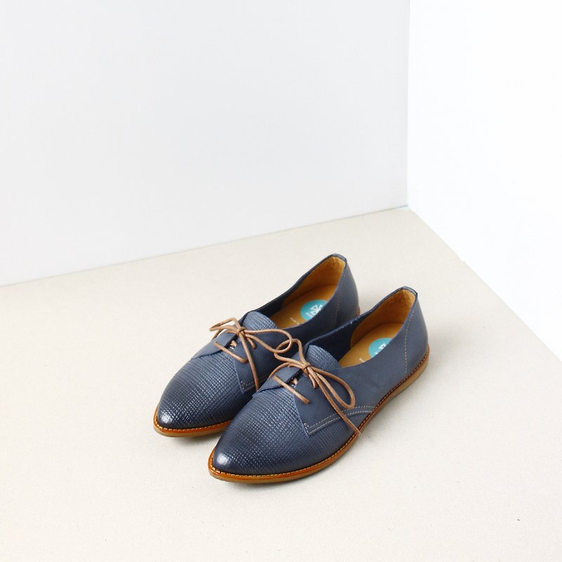 Classic Plaid Oxford shoes | gray-blue No. 9 (the last pair) Grayish blue - รองเท้าอ็อกฟอร์ดผู้หญิง - หนังแท้ สีน้ำเงิน