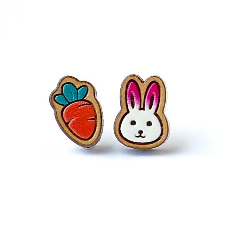 Painted wood earrings-Rabbit & Carrot - ต่างหู - ไม้ ขาว