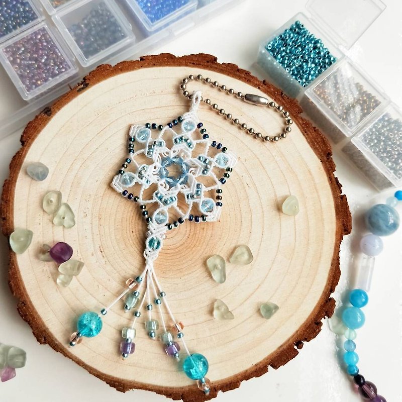 K007-Hand-woven Mandala Beaded Keyring Christmas White Snowflake Crystal - พวงกุญแจ - ไนลอน ขาว