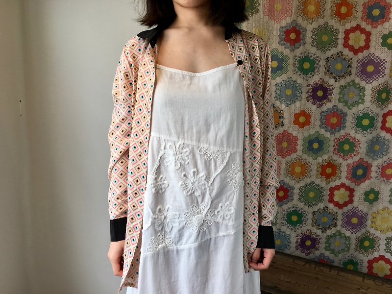 Favorite embroidery flowers irregular dress white C1609087 - ชุดเดรส - ผ้าฝ้าย/ผ้าลินิน 