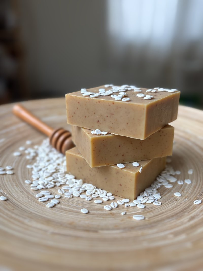 蜂蜜燕麥豆漿皂 / Honey, Oats & Soy Milk Soap - 肥皂/手工皂 - 其他材質 卡其色