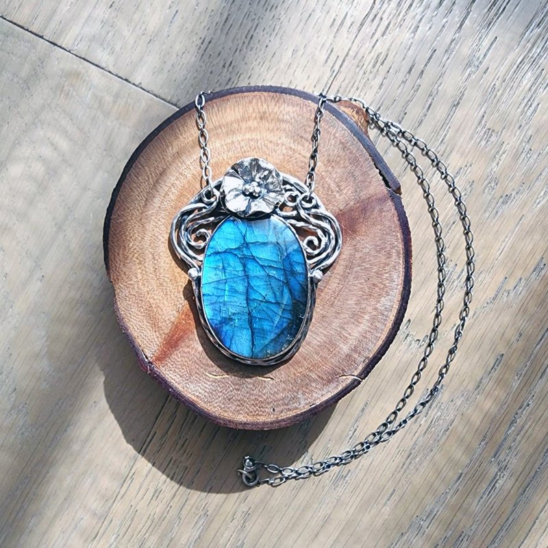 [Handmade by Qu Shuichen] Blu-ray labradorite sterling silver pendant - สร้อยคอ - เครื่องเพชรพลอย สีน้ำเงิน