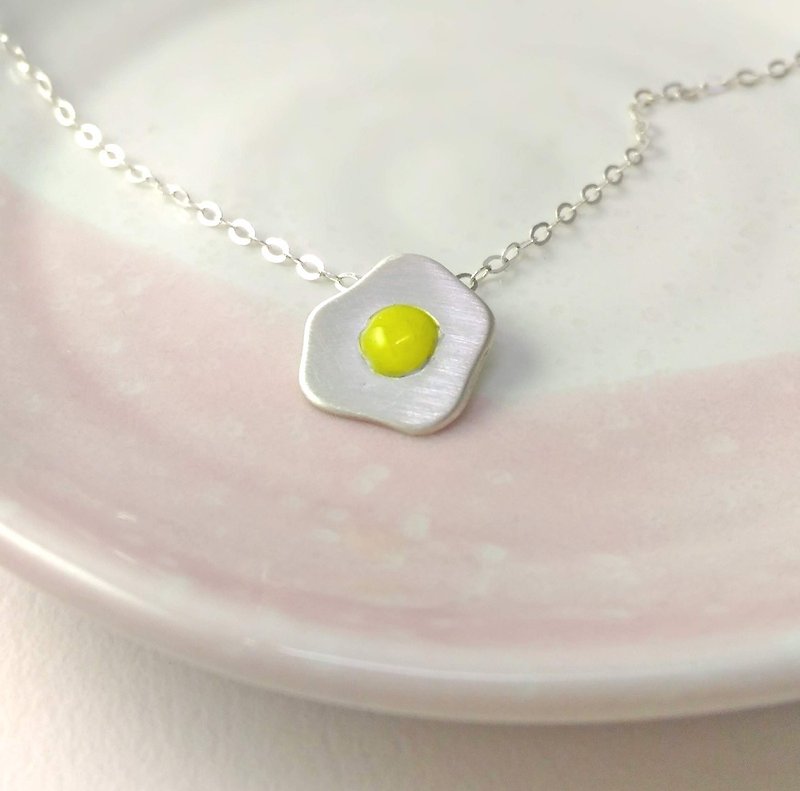 / Sunny side up egg / Silver necklace-handmade gift - สร้อยคอ - เงินแท้ สีเงิน