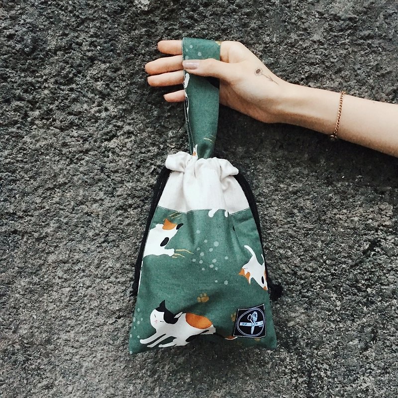 Beam mouth bag / three cats green - Handbags & Totes - Cotton & Hemp Green